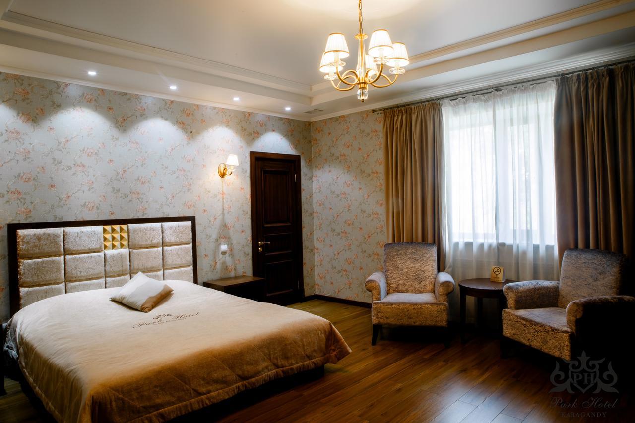 Park Hotel คารากันดี ภายนอก รูปภาพ
