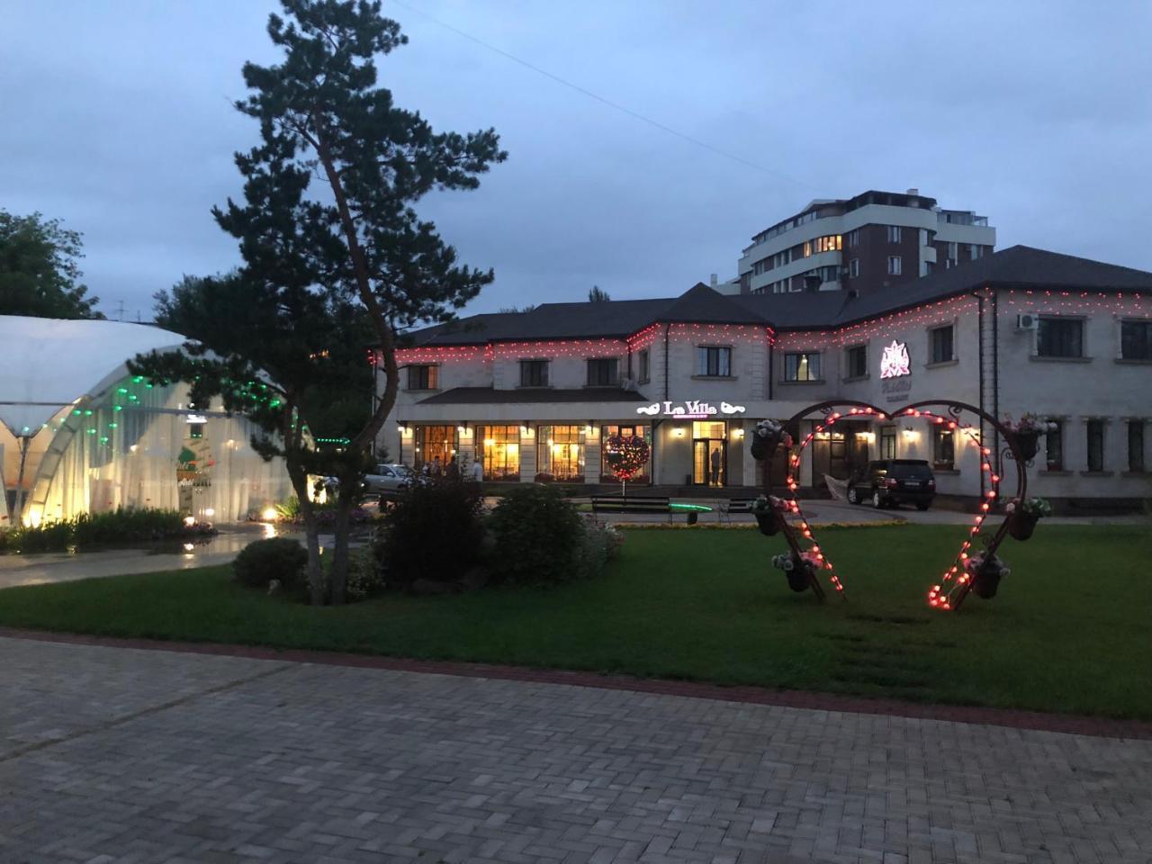Park Hotel คารากันดี ภายนอก รูปภาพ